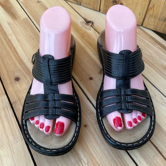 Clarks Black Sandals with Chunky Sole and Woven Straps - Picture 1 of 5